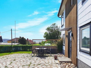 4 person holiday home in H LLEVIKSSTRAND, Hälleviksstrand